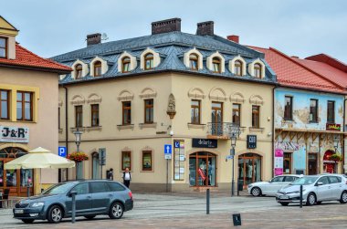 Olkusz, Polonya - 13 Ağustos 2017: Olkusz Town, Polonya 'da güzel bir pazar yeri. 