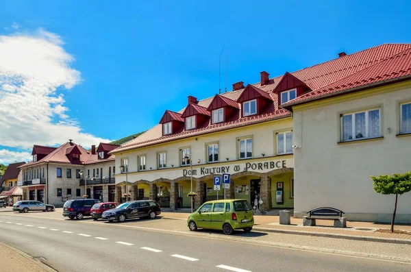 Porabka Πολωνία Αυγούστου 2017 Κτίριο Πολιτιστικής Κατοικίας Στο Χωριό Porabka — Φωτογραφία Αρχείου