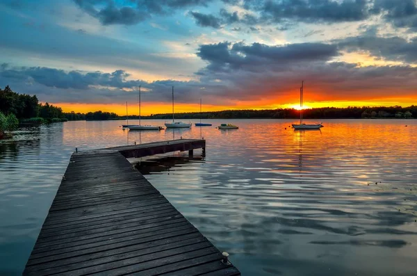 Beautiful Summer Evening Landscape Wooden Pier Boat Lake Sunset — Stock Photo, Image