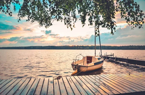Boat Wooden Pier Beautiful Lake Evening Summer Landscape Water — Stock Photo, Image