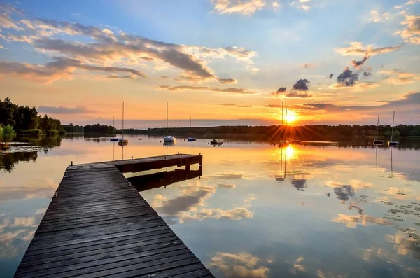 Summer Afternoon Landscape Wooden Pier Boat Water Sunset — Stock Photo, Image