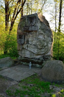 Pszczyna, Polonya - 22 Nisan 2018: Polonya ordusunun Pszczyna, Polonya 'daki hafıza askerlerinin anıtı.