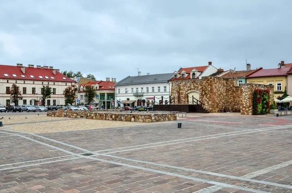 Olkusz, Polonya - 13 Ağustos 2017: Olkusz Town, Polonya 'da güzel bir pazar. 