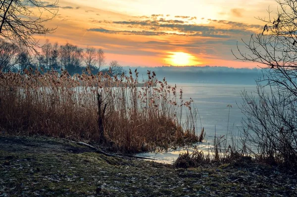 Színes Téli Reggel Gyönyörű Napfelkelte Felett — Stock Fotó