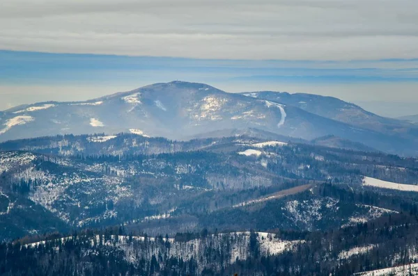 Krásná Zimní Horská Krajina Kouzelné Zasněžené Svahy Polských Hor — Stock fotografie