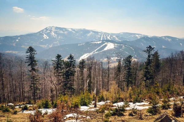 Hermoso Paisaje Montaña Primavera Picos Montaña Con Nieve Polonia — Foto de Stock