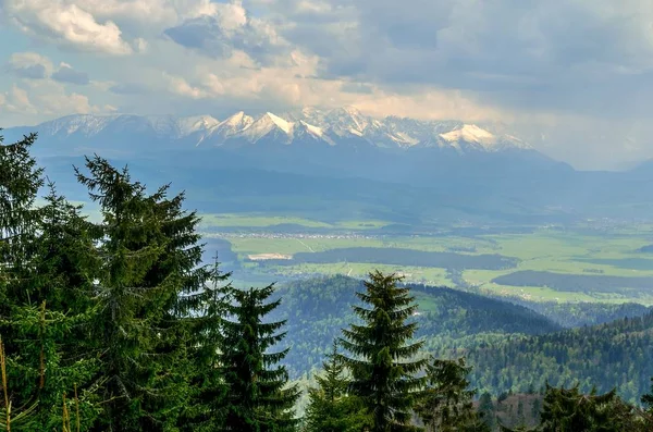 Vackert Bergslandskap Vackra Toppar Och Charmiga Dalar Och Kullar — Stockfoto