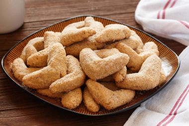 Taze ev yapımı şekerli kurabiye