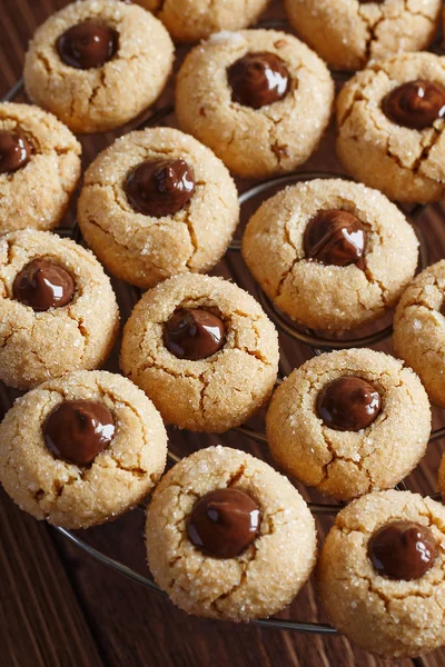 Frische Zuckerkekse mit Schokolade — Stockfoto