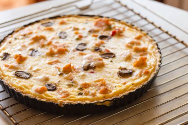 Somon ile ev yapımı kiş