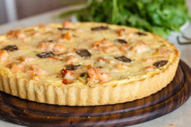 Somon ile ev yapımı kiş