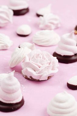 Pembe ev yapımı zephyr veya hatmi