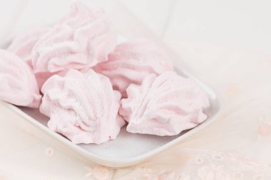 Pembe ev yapımı zephyr veya hatmi