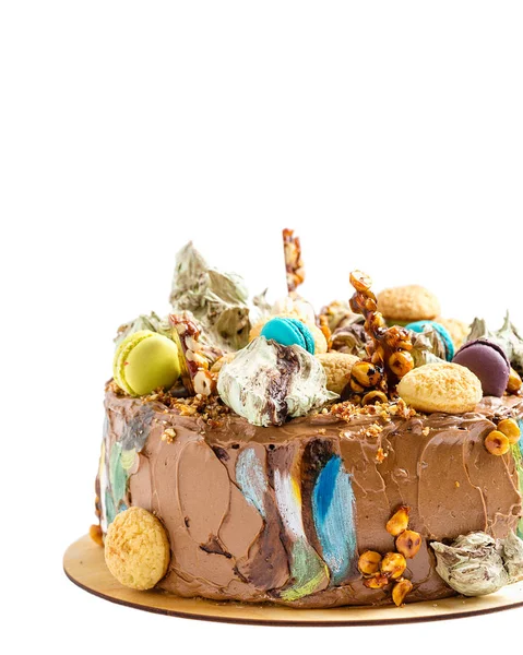 Renkli dekorasyon ile çikolatalı kek