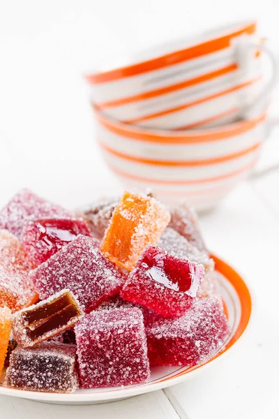 Ev yapımı meyve reçeli