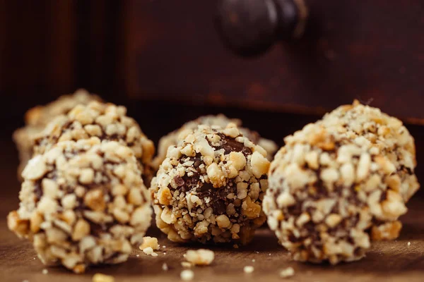 Ev yapımı fındık truffle şekerler