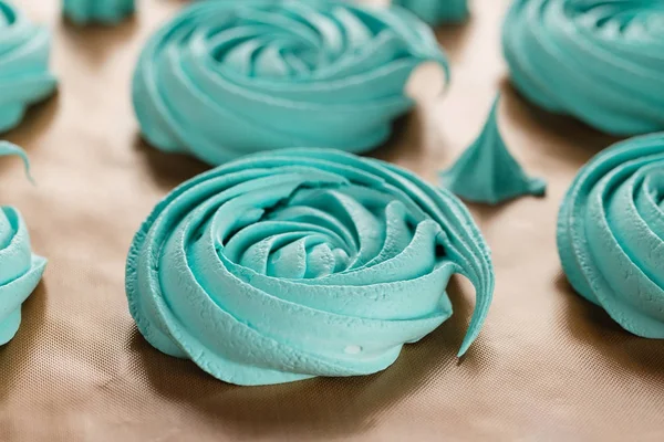 Inicio horneado galletas merengues azules — Foto de Stock