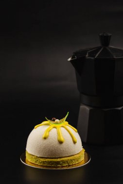 Mus pasta tatlı beyaz çikolata kadife kaplama