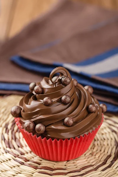 Magdalena de chocolate casera con chispas de chocolate — Foto de Stock