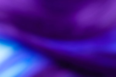 Koyu mavi ve mor renklerde arka plan bulanık