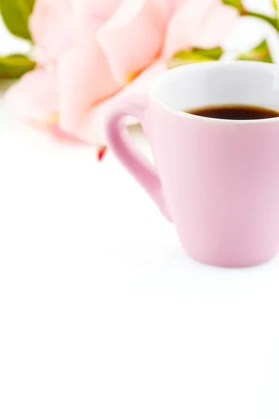 Dia dos Namorados fundo com xícara de café rosa. Espaço de cópia — Fotografia de Stock