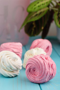 Ev yapımı zephyr veya mavi zemin üzerine hatmi