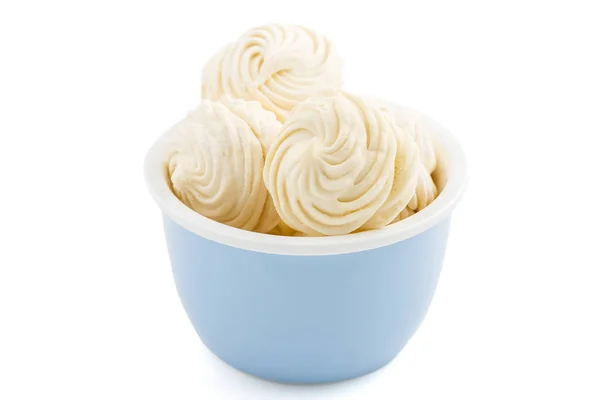Zéfiro branco caseiro ou marshmallow isolado em backgroun branco — Fotografia de Stock
