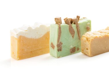 Doğal organik sabun beyaz izole 