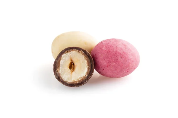 초콜릿이 솔 라에 설탕된 아몬드와 헤이즐넛 dragees의 힙 — 스톡 사진