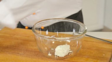 Lor krep için hamur yapma