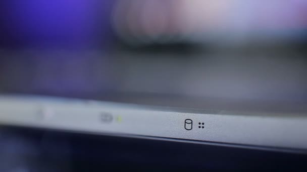 Алюмінієвий ноутбук світлодіодні індикатори — стокове відео