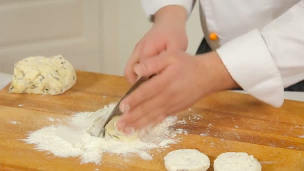 Kochen hausgemachte Kartoffelpuffer — Stockvideo