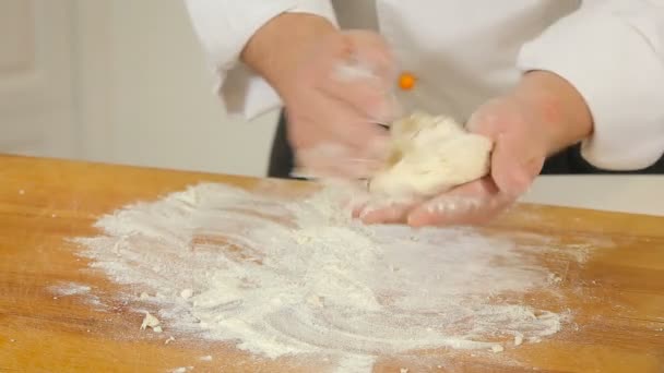 Teig für Knödel machen — Stockvideo