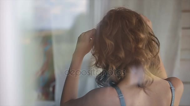 Kadın model iç çamaşırı poz — Stok video