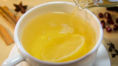 Limonlu çay.