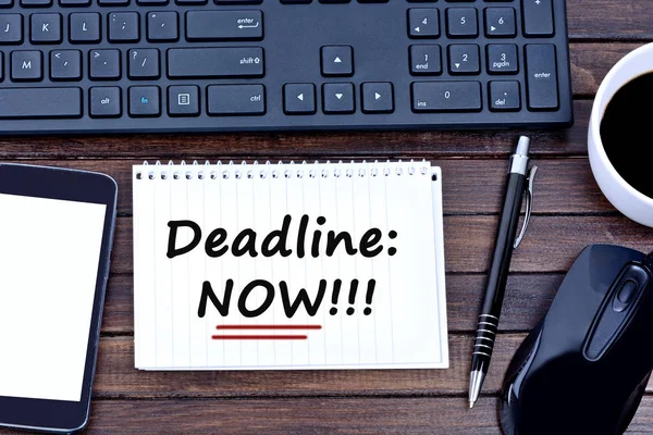 Deadline Now words on notebook — Stock Photo, Image