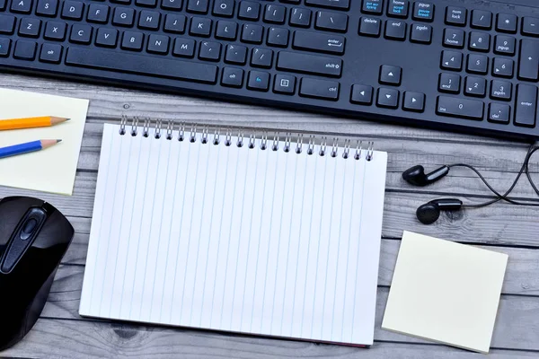 Objekt business på träbord — Stockfoto