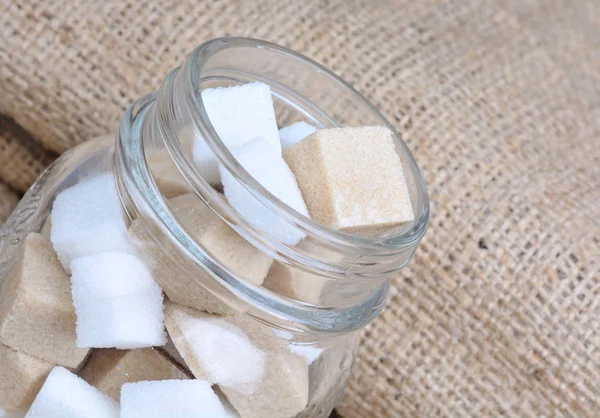 Berbeda dari gula batu dalam stoples — Stok Foto