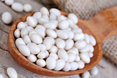 tahta kaşıkla Dermason Fasulye 