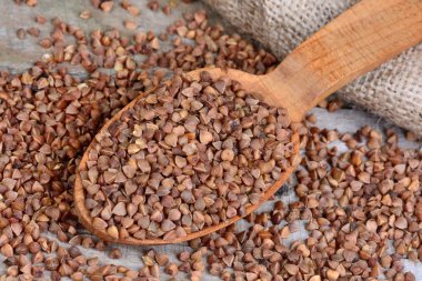 Tahta kaşıkta karabuğday