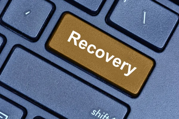 Recovery-Wort auf der Computertastatur — Stockfoto