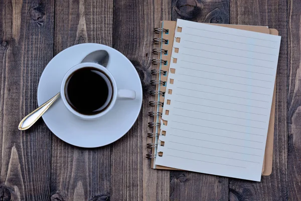 Lege papier met koffie op tafel — Stockfoto