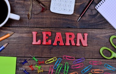 Tablo üzerinde kelime öğrenin