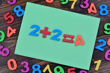 Birçok renkli numaraları tablo hakkında kağıt