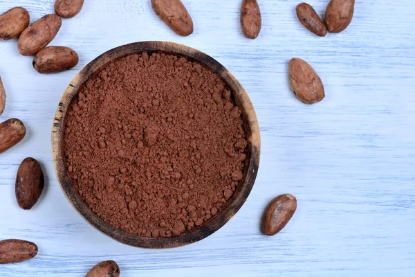 Kakao tozu ve tablo fasulye ile kase