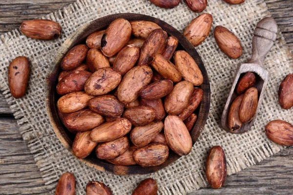 Masada kakao çekirdekleri ile kase