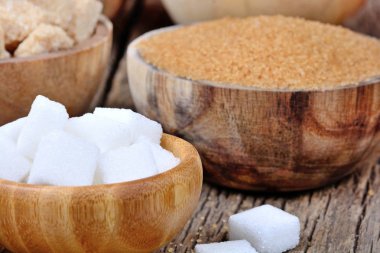 Şeker çeşitleri ile kase 