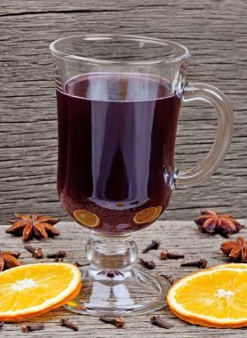 Baharat mulled şarap. Dikey kompozisyon