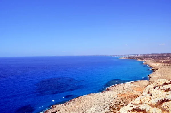 Pobřeží Středozemního Moře Jasného Slunečného Dne Krásná Mořská Pláň — Stock fotografie