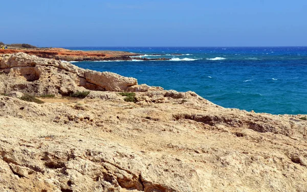 Costa Mar Mediterrâneo Mais Puro Mar Azul Dia Ensolarado Brilhante — Fotografia de Stock